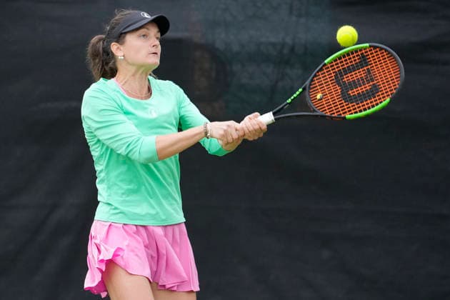 Lexus Nottingham Open - Day One Jesika Maleckova of the Czech Republic competes during the round of 16 doubles match at the 2026 Lexus Nottingham Open Women s tennis tournament at the Nottingham Tennis Centre in Nottingham, England, on June 15, 2026. Nottingham Great Britain United Kingdom  Copyright: xOwenxHammondx originalFilename:hammond-2026lexu260615_npZii.jpg