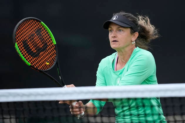 Lexus Nottingham Open - Day One Jesika Maleckova of the Czech Republic competes during the round of 16 doubles match at the 2026 Lexus Nottingham Open Women s tennis tournament at the Nottingham Tennis Centre in Nottingham, England, on June 15, 2026. Nottingham Great Britain United Kingdom  Copyright: xOwenxHammondx originalFilename:hammond-2026lexu260615_npELT.jpg