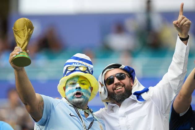 Saudi Arabia v Uruguay - FIFA World Cup, WM, Weltmeisterschaft, Fussball 2026 - Group H FLORIDA, USA - JUNE 15: Fans gather prior to 2026 FIFA World Cup First Stage Group H match between Saudi Arabia and Uruguay at Hard Rock Stadium (Miami Stadium) in Miami Gardens, Florida, United States on June 15, 2026. Evrim Aydin Anadolu Florida United States. Editorial use only. Please get in touch for any other usage.  Copyright: x2026xAnadoluxEvrimxAydinx