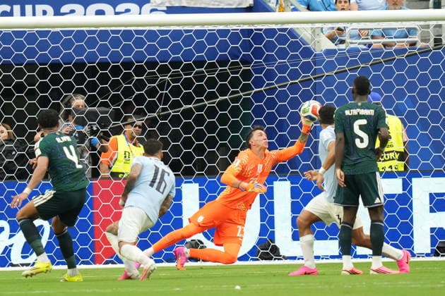 Saudi Arabia v Uruguay - FIFA World Cup, WM, Weltmeisterschaft, Fussball 2026 - Group H FLORIDA, USA - JUNE 15: Muslera (23) of Uruguay in action during the 2026 FIFA World Cup First Stage Group H match between Saudi Arabia and Uruguay at Hard Rock Stadium (Miami Stadium) in Miami Gardens, Florida, United States on June 15, 2026. Evrim Aydin Anadolu Florida United States. Editorial use only. Please get in touch for any other usage.  Copyright: x2026xAnadoluxEvrimxAydinx