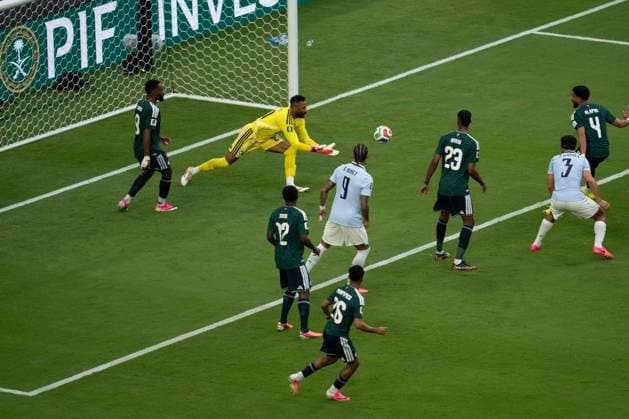 May 25, 2026, Miami Gardens, Florida, USA: Goalkeeper MOHAMMED ALOWAIS (21) Saudi Arabia makes a save during the first half of the World Cup Group H, Round 1 match between Uruguay and Saudi Arabia at Miami Stadium. World Cup 2026: Group H: Uruguay Vs. Saudi Arabia  - ZUMAd212 20260525_zsp_d212_036 Copyright: xRichardxDolex