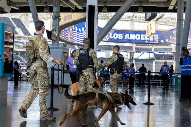 June 15, 2026, Los Angeles, California, USA: Law enforcement officers with K-9 patrol before the FIFA World Cup, WM, Weltmeisterschaft, Fussball Group G soccer match between the IR Iran and the New Zealand at SoFi Stadium in Inglewood, Calif., Monday, June 15, 2026. World Cup 2026: IR Iran Vs New Zealand  - ZUMAc68_ 20260615_zaf_c68_007 Copyright: xRingoxChiux