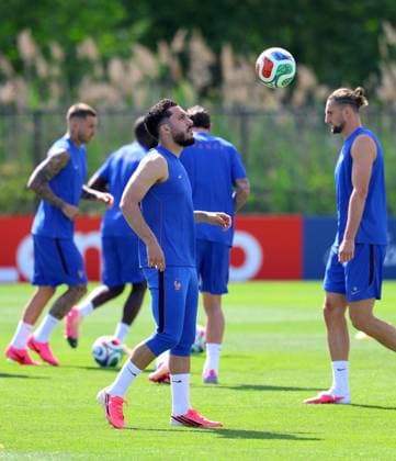 French Soccer Team at Practice Session - New Jersey French player Rayan Cherki participes during a training session for the 2026 World Cup ahead of France-Senegal in New Jersey on June 15, 2026. Photo by Charles Guerin ABACAPRESS.COM Morristown NJ  Copyright: xGuerinxCharles ABACAx