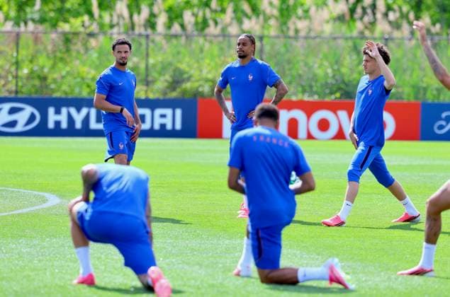 French Soccer Team at Practice Session - New Jersey French soccer players participe during a training session for the 2026 World Cup ahead of France-Senegal in New Jersey on June 15, 2026. Photo by Charles Guerin ABACAPRESS.COM Morristown NJ  Copyright: xGuerinxCharles ABACAx
