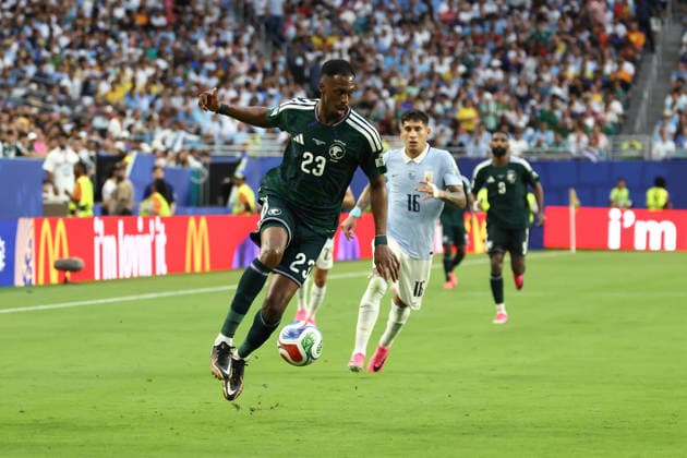 MIAMI GARDENS, FL - JUNE 15: Saudi Arabia midfielder Mohamed Kanno (23) takes control of the ball in the second half during the FIFA World Cup, WM, Weltmeisterschaft, Fussball 2026 Group H match between Saudi Arabia and Uruguay on Monday, June 16, 2026 at Miami Stadium in Miami Gardens, FL (Photo by Peter Joneleit Icon Sportswire) SOCCER: JUN 15 FIFA World Cup 26 Group H - Saudi Arabia vs Uruguay EDITORIAL USE ONLY Icon260615030