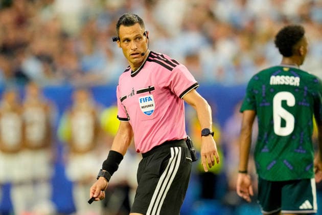 Referee Maurizio Mariani looks on during the FIFA World Cup, WM, Weltmeisterschaft, Fussball 2026 Group H match between Saudi Arabia and Uruguay at Miami Stadium on June 15, 2026 in Miami, United States. (Photo by Alex Gottschalk DeFodi Images) -