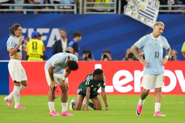 Saudi Arabia v Uruguay - FIFA World Cup, WM, Weltmeisterschaft, Fussball 2026 - Group H FLORIDA, USA - JUNE 15: Agustín Canobbio (L) of Uruguay and Nasser al-Dawsari (6) of Saudi Arabia gestures during the 2026 FIFA World Cup First Stage Group H match between Saudi Arabia and Uruguay at Hard Rock Stadium (Miami Stadium) in Miami Gardens, Florida, United States on June 15, 2026. Evrim Aydin Anadolu Florida United States. Editorial use only. Please get in touch for any other usage.  Copyright: x2026xAnadoluxEvrimxAydinx