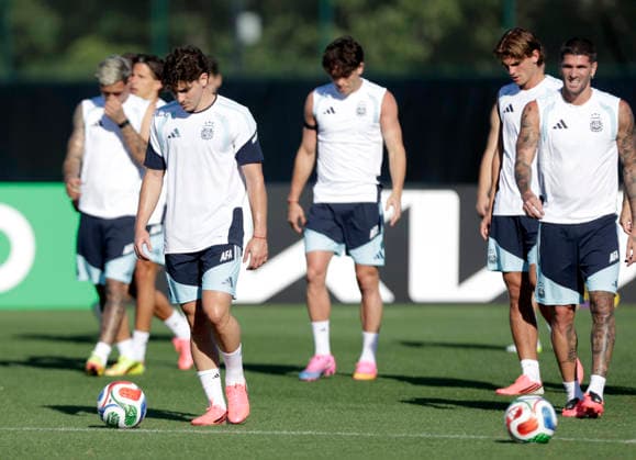 Julian Alvarez. Entrenamiento de la Seleccion Argentina. COpa del Mundo 2026 Foto: FOTOBAIRES Copa Conmebol Libertadores