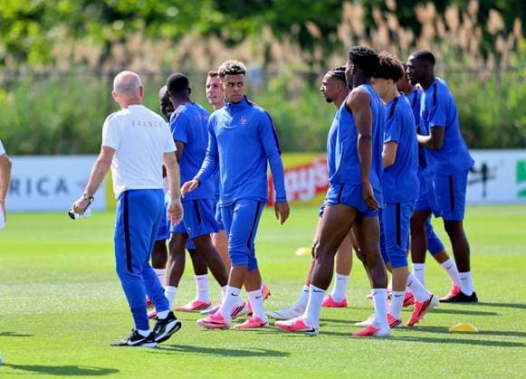 French Soccer Team at Practice Session - New Jersey French soccer players participe during a training session for the 2026 World Cup ahead of France-Senegal in New Jersey on June 15, 2026. Photo by Charles Guerin ABACAPRESS.COM Morristown NJ  Copyright: xGuerinxCharles ABACAx