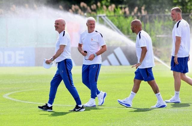 French Soccer Team at Practice Session - New Jersey French coach Didier Deschamps with his staff participe during a training session for the 2026 World Cup ahead of France-Senegal in New Jersey on June 15, 2026. Photo by Charles Guerin ABACAPRESS.COM Morristown NJ  Copyright: xGuerinxCharles ABACAx
