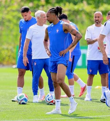 French Soccer Team at Practice Session - New Jersey French player Michael Olise participes during a training session for the 2026 World Cup ahead of France-Senegal in New Jersey on June 15, 2026. Photo by Charles Guerin ABACAPRESS.COM Morristown NJ  Copyright: xGuerinxCharles ABACAx