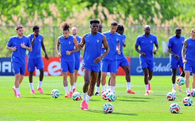 French Soccer Team at Practice Session - New Jersey French soccer players participe during a training session for the 2026 World Cup ahead of France-Senegal in New Jersey on June 15, 2026. Photo by Charles Guerin ABACAPRESS.COM Morristown NJ  Copyright: xGuerinxCharles ABACAx