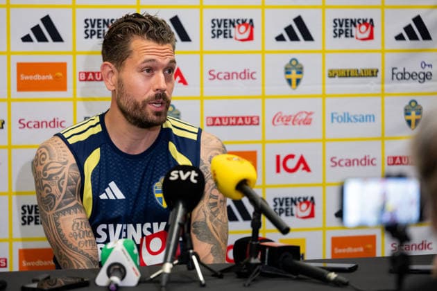 260615 Goalkeeper Kristoffer Nordfeldt of the Swedish men s national football team in the mixed zone after a training session during day 5 on June 15, 2026 in Dallas. Photo: Petter Arvidson BILDBYRAN kod PA PA1236 fotboll football soccer fotball vm fotbolls-vm fotball-vm fotbolls-vm 2026 FIFA World Cup, WM, Weltmeisterschaft, Fussball 2026 mixed zone sverige sweden sverige a day 5 bbeng