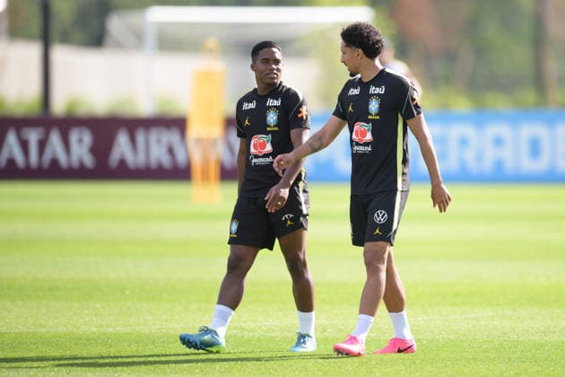 Fußball, WM 2026, 20260615, Training Brasilien. Im Bild v.l. ENDRICK (Brasilien, 19), MARQUINHOS (Brasilien, 4). Morristown Red-Bull-Akademie New Jersey Vereinigte Staaten von Amerika