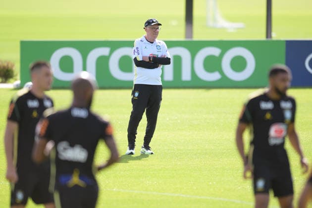Fußball, WM 2026, 20260615, Training Brasilien. Im Bild Trainer Brasilien Carlo ANCELOTTI beobachtet verfolgt Training. Morristown Red-Bull-Akademie New Jersey Vereinigte Staaten von Amerika