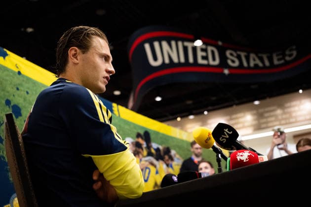 260615 Mattias Svanberg of the Swedish men s national football team in the mixed zone after a training session during day 5 on June 15, 2026 in Dallas. Photo: Petter Arvidson BILDBYRAN kod PA PA1236 fotboll football soccer fotball vm fotbolls-vm fotball-vm fotbolls-vm 2026 FIFA World Cup, WM, Weltmeisterschaft, Fussball 2026 mixed zone sverige sweden sverige a day 5 bbeng