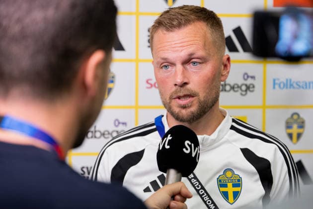 260615 Assistant coach Sebastian Larsson of the Swedish men s national football team in the mixed zone after a training session during day 5 on June 15, 2026 in Dallas. Photo: Petter Arvidson BILDBYRAN kod PA PA1236 fotboll football soccer fotball vm fotbolls-vm fotball-vm fotbolls-vm 2026 FIFA World Cup, WM, Weltmeisterschaft, Fussball 2026 mixed zone sverige sweden sverige a day 5 bbeng