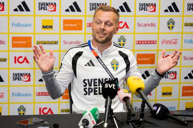 260615 Assistant coach Sebastian Larsson of the Swedish men s national football team in the mixed zone after a training session during day 5 on June 15, 2026 in Dallas. Photo: Petter Arvidson BILDBYRAN kod PA PA1236 fotboll football soccer fotball vm fotbolls-vm fotball-vm fotbolls-vm 2026 FIFA World Cup, WM, Weltmeisterschaft, Fussball 2026 mixed zone sverige sweden sverige a day 5 bbeng