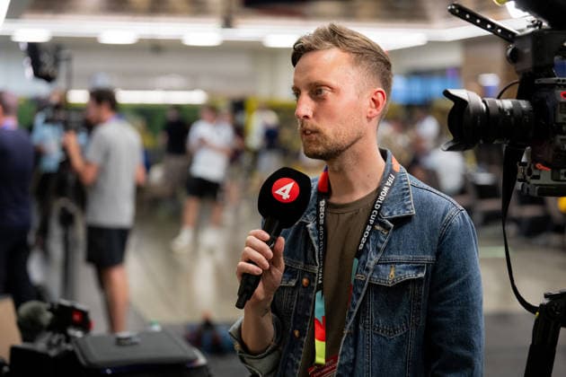 260615 Axel Pileby of Swedish broadcaster TV4 in the mixed zone after a training session on June 15, 2026 in Dallas. Photo: Petter Arvidson BILDBYRAN kod PA PA1236 fotboll football soccer fotball vm fotbolls-vm fotball-vm fotbolls-vm 2026 FIFA World Cup, WM, Weltmeisterschaft, Fussball 2026 mixed zone sverige sweden sverige a day 5 bbeng