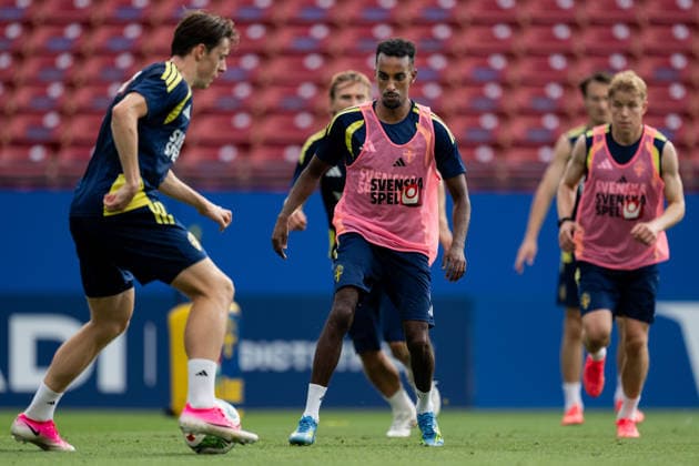 260615 Elliot Stroud and Taha Ali of the Swedish national football team at a training session during day 5 of the FIFA World Cup, WM, Weltmeisterschaft, Fussball 2026 on June 15, 2026 in Dallas. Photo: Petter Arvidson BILDBYRAN kod PA PA1235 fotboll football soccer fotball vm fotbolls-vm fotball-vm fotbolls-vm 2026 fifa world cup 2026 träning practice training sverige sweden sverige a bbeng