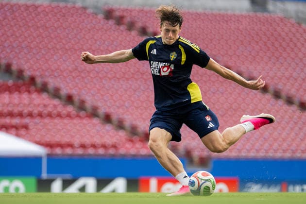 260615 Elliot Stroud of the Swedish national football team at a training session during day 5 of the FIFA World Cup, WM, Weltmeisterschaft, Fussball 2026 on June 15, 2026 in Dallas. Photo: Petter Arvidson BILDBYRAN kod PA PA1235 fotboll football soccer fotball vm fotbolls-vm fotball-vm fotbolls-vm 2026 fifa world cup 2026 träning practice training sverige sweden sverige a bbeng