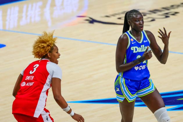 June 15, 2026, Arlington, Texas, USA: ARLINGTON, TX : Dallas Wings forward Awak Kuier (34) signals to a teammate as Las Vegas Aces forward Nalyssa Smith (3) guards during their Commissioner CupÃ¢â‚¬â ¢s game at College Park Center in Arlington on Wednesday night. Arlington USA - ZUMAm257 20260615_zsp_m257_008 Copyright: xBrianxMcLeanx
