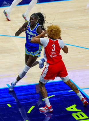 June 15, 2026, Arlington, Texas, USA: ARLINGTON, TX : Dallas Wings forward Awak Kuier (34) attempts to a position under the net as Las Vegas Aces forward Nalyssa Smith (3) guards during their Commissioner CupÃ¢â‚¬â ¢s game at College Park Center in Arlington on Wednesday night. Arlington USA - ZUMAm257 20260615_zsp_m257_029 Copyright: xBrianxMcLeanx