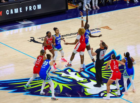 June 15, 2026, Arlington, Texas, USA: ARLINGTON, TX : Dallas Wings forward Awak Kuier (34) wins the opening tipoff against Las Vegas Aces forward Nalyssa Smith (3) during their Commissioner CupÃ¢â‚¬â ¢s game at College Park Center in Arlington on Wednesday night. Arlington USA - ZUMAm257 20260615_zsp_m257_033 Copyright: xBrianxMcLeanx