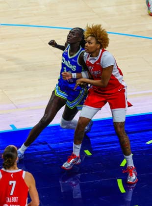 June 15, 2026, Arlington, Texas, USA: ARLINGTON, TX : Dallas Wings forward Awak Kuier (34) attempts to a position under the net as Las Vegas Aces forward Nalyssa Smith (3) guards during their Commissioner CupÃ¢â‚¬â ¢s game at College Park Center in Arlington on Wednesday night. Arlington USA - ZUMAm257 20260615_zsp_m257_041 Copyright: xBrianxMcLeanx