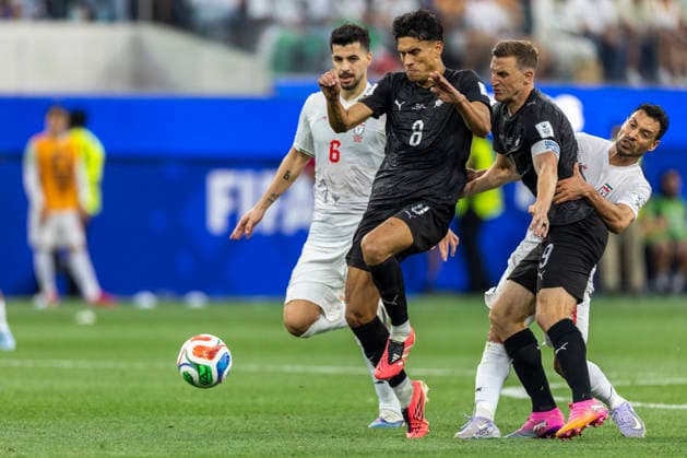 June 15, 2026, Los Angeles, California, USA: New Zealand Marko Stamenic (8) controls the ball against the IR Iran during the FIFA World Cup, WM, Weltmeisterschaft, Fussball Group G soccer match at SoFi Stadium in Inglewood, Calif., Monday, June 15, 2026. World Cup 2026: IR Iran 2:2 New Zealand  - ZUMAc68_ 20000101_zaf_c68_114 Copyright: xRingoxChiux