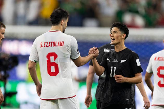 June 15, 2026, Los Angeles, California, USA: IR Iran Saeid Ezatolahi (6) greets with IR Iran Ali Alipour (11) after the FIFA World Cup, WM, Weltmeisterschaft, Fussball Group G soccer match at SoFi Stadium in Inglewood, Calif., Monday, June 15, 2026. World Cup 2026: IR Iran 2:2 New Zealand  - ZUMAc68_ 20000101_zaf_c68_119 Copyright: xRingoxChiux