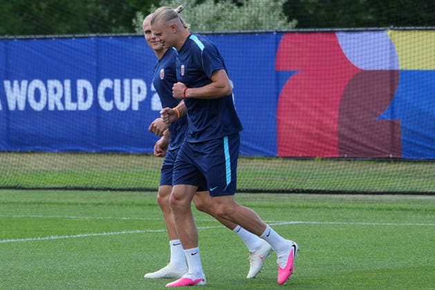 (260616) -- BOSTON, June 16, 2026 -- Erling Haaland (front) of Norway attends a training session ahead of the group I stage match against Iraq at the FIFA World Cup, WM, Weltmeisterschaft, Fussball 2026 in Boston, the United States, June 15, 2026. ) (SP)U.S.-BOSTON-FOOTBALL-FIFA WORLD CUP-TEAM NORWAY-TRAINING HuangxZongzhi 