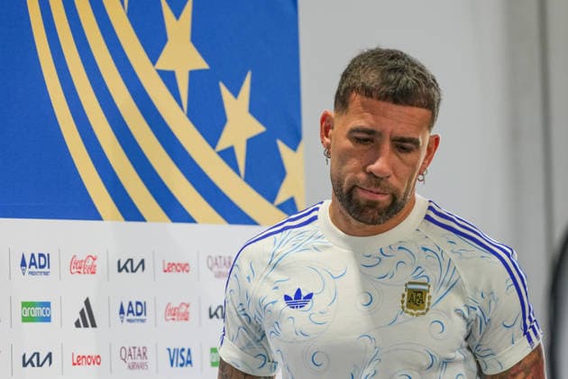 (260616) -- KANSAS CITY, June 16, 2026 -- Nicolas Otamendi of Argentina arrives for a press conference, PK, Pressekonferenz at Kansas City Stadium in Kansas City, the United States, on June 15, 2026. ) (SP)U.S.-KANSAS CITY-FOOTBALL FIFA World Cup, WM, Weltmeisterschaft, Fussball PRESS CONFERENCE-ARGENTINA DuxYu 