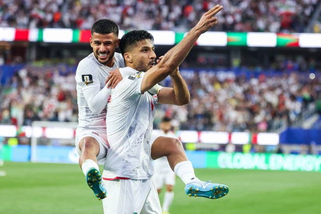 FIFA World Cup, WM, Weltmeisterschaft, Fussball 2026 - Group G - Iran vs New Zealand Iran midfielder Mehdi Ghayedi (L) and forward Mohammad Mohebi celebrate after Mohebi scored a goal in the second half during the FIFA World Cup 2026 group stage match Iran against New Zealand, in Los Angeles, USA, 15 June 2026. LOS ANGELES United States  Copyright: xCHRISxTORRESx