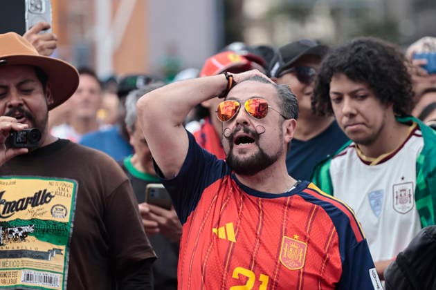 June 15, 2026, Mexico City, Cdmx, Mexico: The 2026 FIFA World Cup, WM, Weltmeisterschaft, Fussball matches are being broadcast for free in Mexico City s Plaza de la ConstitucioÂ³n. As part of the fifth day of matches, the Spain vs. Cape Verde game was shown, ending in a 0-0 draw. A small group of Spaniards attended. The Belgium vs. Egypt match was also broadcast, ending in a 1-1 draw. A couple of Egyptian fans and one Belgian fan attended, celebrating their teams goals with great excitement among Mexicans and people from other countries. Mexico City Mexico - ZUMAp204 0859218585st Copyright: xJosuexPerezx