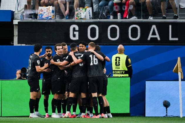 Elijah Just of New Zealand and team mates celebrate after scoring the team s first goal during a FIFA Men’s World Cup 2026 Group Stage football match between Iran and New Zealand at Los Angeles Stadium, in Inglewood on June 15th 2026 (Photo by Nayra Halm SPP)  Copyright: xNayraxHalm SPPx Sportspressphoto_SPR167659