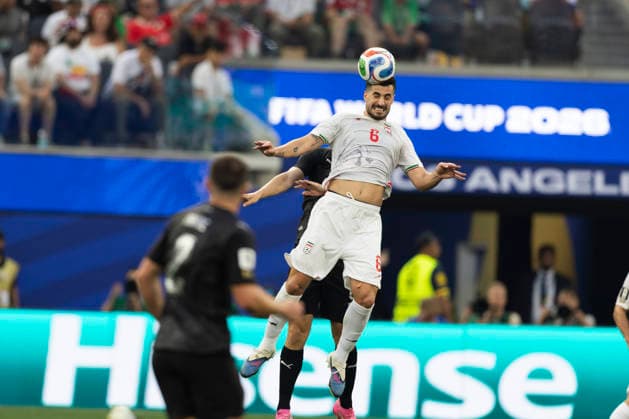 January 1, 2000, Los Angeles, California, USA: IR Iran Saeid Ezatolahi (6) heads the ball against the New Zealand during the FIFA World Cup, WM, Weltmeisterschaft, Fussball Group G soccer match at SoFi Stadium in Inglewood, Calif., Monday, June 15, 2026. Los Angeles USA - ZUMAc68_ 20000101_zaf_c68_180 Copyright: xRingoxChiux