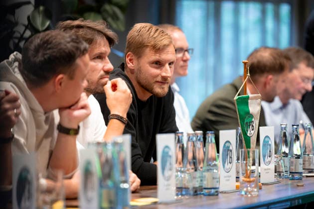 Romain Bregerie (Vorstand) und Hanno Behrens (Vorstand). VfB Luebeck Außerordentliche Mitgliederversammlung zur Ausgliederung in eine GmbH, Fussball, Regionalliga Nord, 15.06.26 Luebeck Schleswig-Holstein Germany