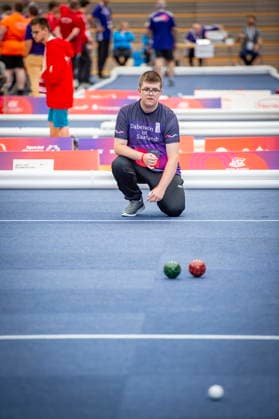 Die Boccia Wettbewerbe der Special Olympics Nationalen Spiele finden am Dienstag (16.06.2026) in der Joachim-Deckarm-Halle in Saarbrücken statt. Im Bild: Armin Papp vom Team der AWO Förderschule am Ökosee.