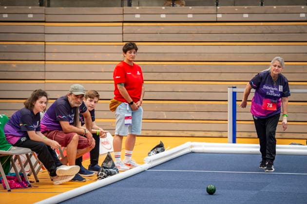Die Boccia Wettbewerbe der Special Olympics Nationalen Spiele finden am Dienstag (16.06.2026) in der Joachim-Deckarm-Halle in Saarbrücken statt. Im Bild: Monika Job vom Team der AWO Förderschule am Ökosee.