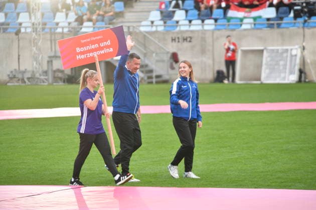 Im Saarbrücker Ludwigsparkstadion beginnen die Nationalen Spiele der Special Olympics am Montag (15. Juni 2026). Die feierliche Eröffnung der Spiele wird live im Fernsehen gesendet und gibt den Startschuss für Wettkämpfe von mehr als 4000 Athleten.