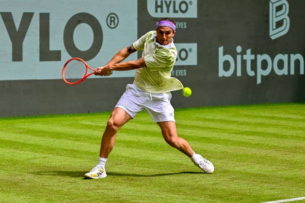 Mattia Belucci (ITA) erwartet einen Ball auf der Rueckhand TERRA WORTMANN Open 2026, Tennis, ATP, Tennis Herren Tennis Herren 500, Turnier, Hauptfeld, 16.06.2026, TERRA WORTMANN Open 2026, Tennis, ATP, Tennis Herren 500, Turnier, Hauptfeld, 16.06.2026 Halle
