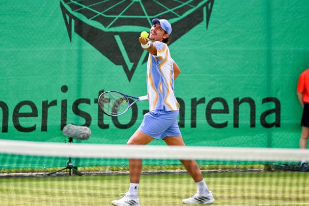 Alexei Popyrin (AUS) beim Aufschlag TERRA WORTMANN Open 2026, Tennis, ATP, Tennis Herren Tennis Herren 500, Turnier, Hauptfeld, 16.06.2026, TERRA WORTMANN Open 2026, Tennis, ATP, Tennis Herren 500, Turnier, Hauptfeld, 16.06.2026 Halle