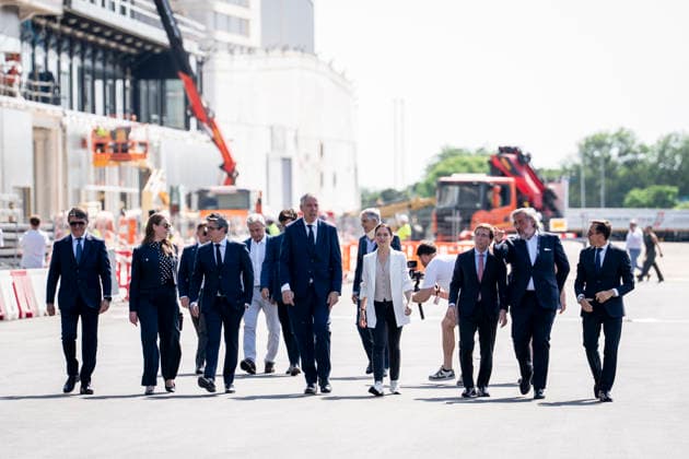 June 16, 2026, Madrid, Madrid, Spain: Louise Young, Carlos Sainz, Carlos Sainz Jr, Jose Vicente de los Mozos, Isabel Diaz Ayuso and Jose Luis Martinez-Almeida during the presentation of the Madring F1 circuit at IFEMA on June 16, 2026, in Madrid, Spain. Madrid Spain - ZUMAa181 20260616_zaa_a181_003 Copyright: xAngelxPerezxMecax