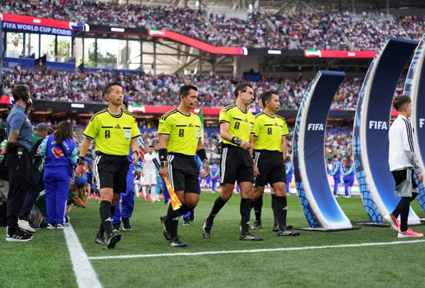 Iran v New Zealand - FIFA World Cup, WM, Weltmeisterschaft, Fussball 2026 - Group G LOS ANGELES, UNITED STATES - JUNE 15: Referees enter the field prior of the 2026 FIFA World Cup First Stage Group G match between IR Iran and New Zealand at the Los Angeles Stadium (SoFi Stadium) in Inglewood, California, United States on June 15, 2026. Tayfun Coskun Anadolu California United States. Editorial use only. Please get in touch for any other usage.  Copyright: x2026xAnadoluxTayfunxCoskunx