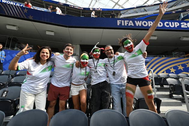 Iran v New Zealand - FIFA World Cup, WM, Weltmeisterschaft, Fussball 2026 - Group G LOS ANGELES, UNITED STATES - JUNE 15: Fans of Iran support their team during the 2026 FIFA World Cup First Stage Group G match between IR Iran and New Zealand at the Los Angeles Stadium (SoFi Stadium) in Inglewood, California, United States on June 15, 2026. Tayfun Coskun Anadolu California United States. Editorial use only. Please get in touch for any other usage.  Copyright: x2026xAnadoluxTayfunxCoskunx