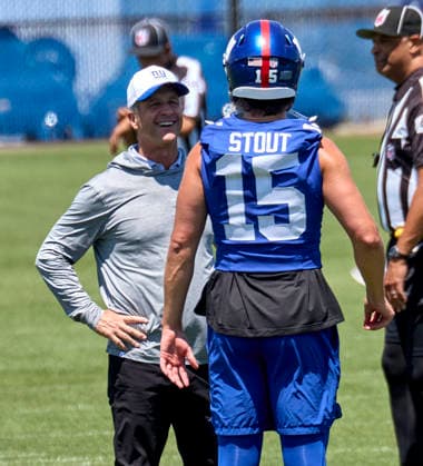 New York Giants head coach John Harbaugh and punter Jordan Stout (15) during minicamp held at the Quest Diagnostics Training Center in East Rutherford, New Jersey. CSM NFL, American Football Herren, USA 2026: NY Giants Minicamp June 09  - ZUMAc04_ 20260616_zma_c04_002 Copyright: xDuncanxWilliamsx