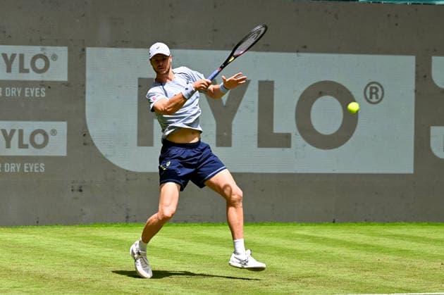 Yannick Hanfmann (GER) schlaegt Vorhand TERRA WORTMANN Open 2026, Tennis, ATP, Tennis Herren Tennis Herren 500, Turnier, Hauptfeld, 16.06.2026, TERRA WORTMANN Open 2026, Tennis, ATP, Tennis Herren 500, Turnier, Hauptfeld, 16.06.2026 Halle