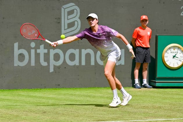 Joao Fonseca (BRA) erwartet einen Ball auf der gestreckten Vorhand TERRA WORTMANN Open 2026, Tennis, ATP, Tennis Herren Tennis Herren 500, Turnier, Hauptfeld, 16.06.2026, TERRA WORTMANN Open 2026, Tennis, ATP, Tennis Herren 500, Turnier, Hauptfeld, 16.06.2026 Halle