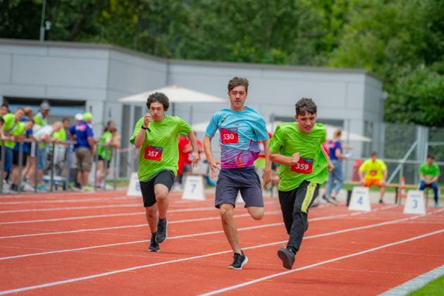 Im Saarbrücker Stadion am Kieselhumes beginnen die Nationalen Spiele der Special Olympics am Dienstag (16. Juni 2026) mit den ersten Leichtathletik Wettkämpfen im 100 Meter Lauf und im Kugelstoßen.